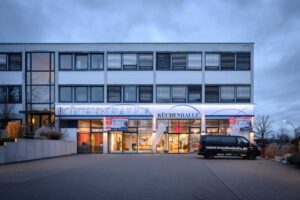 Kuechenhalle-Winnenden-Kuechenstudio-Aussenaufnahme